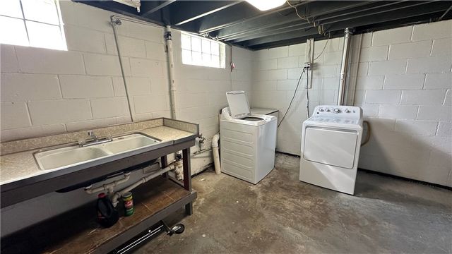 907 Jefferson Avenue, Harrison Twp, PA 15065