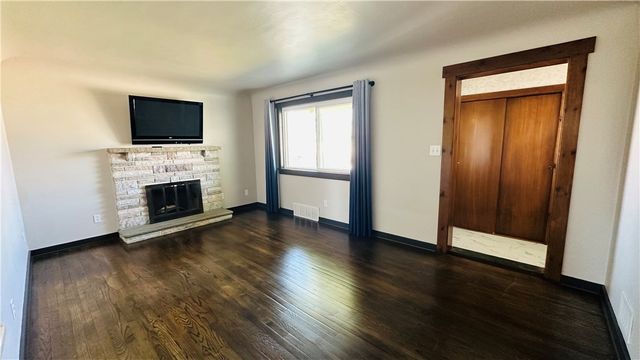 907 Jefferson Avenue, Harrison Twp, PA 15065