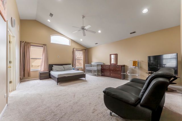 6085 Irene Drive, Hoffman Estates, IL 60192