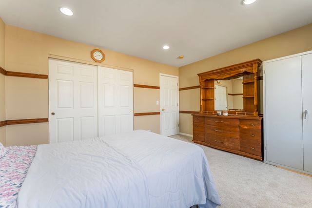 6085 Irene Drive, Hoffman Estates, IL 60192