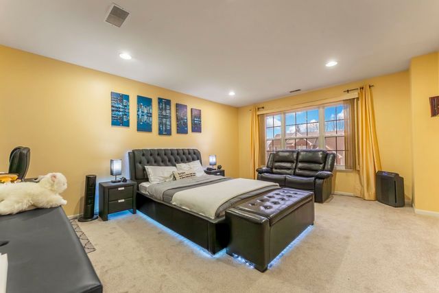 6085 Irene Drive, Hoffman Estates, IL 60192