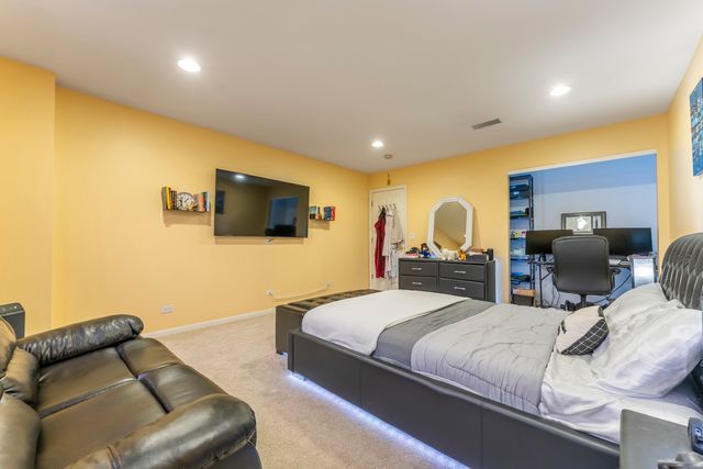 6085 Irene Drive, Hoffman Estates, IL 60192