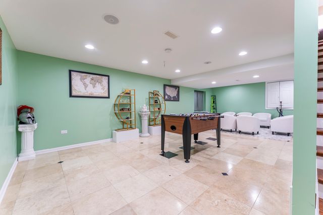 6085 Irene Drive, Hoffman Estates, IL 60192