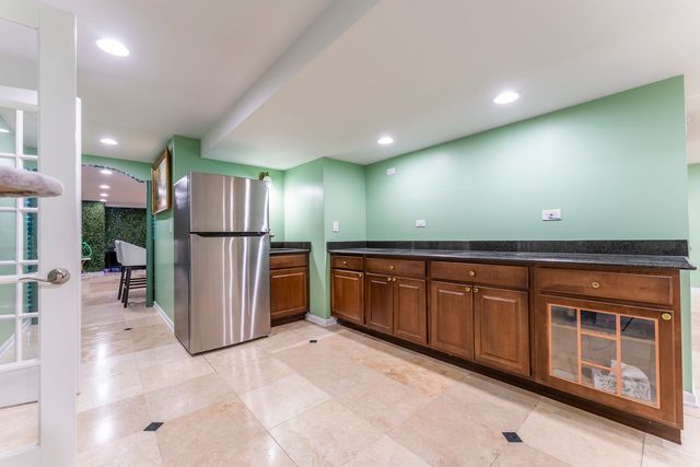 6085 Irene Drive, Hoffman Estates, IL 60192