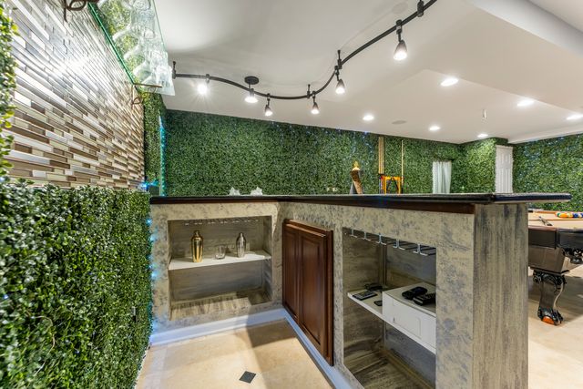 6085 Irene Drive, Hoffman Estates, IL 60192