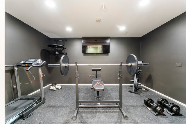 6085 Irene Drive, Hoffman Estates, IL 60192