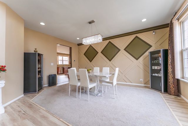 6085 Irene Drive, Hoffman Estates, IL 60192