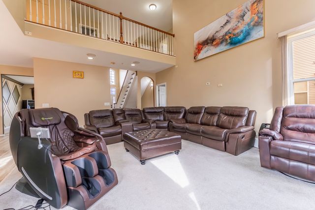 6085 Irene Drive, Hoffman Estates, IL 60192