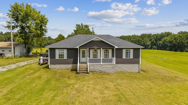 890 Akersville Rd, Lafayette, TN 37083