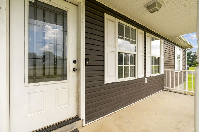 890 Akersville Rd, Lafayette, TN 37083