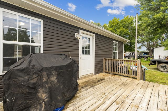 890 Akersville Rd, Lafayette, TN 37083