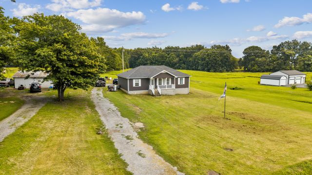 890 Akersville Rd, Lafayette, TN 37083