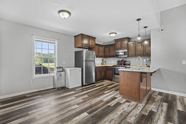 890 Akersville Rd, Lafayette, TN 37083