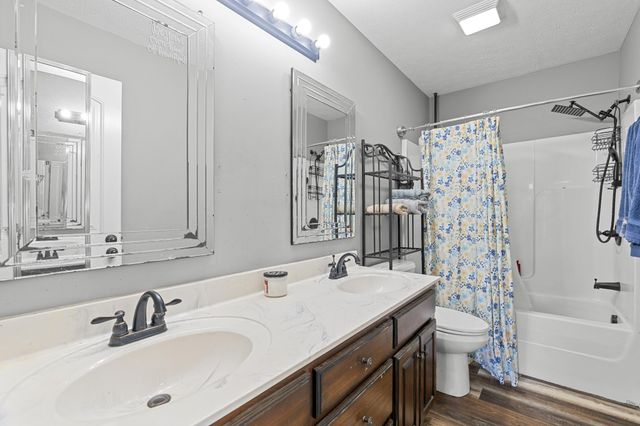 890 Akersville Rd, Lafayette, TN 37083