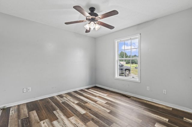 890 Akersville Rd, Lafayette, TN 37083