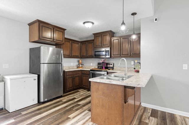 890 Akersville Rd, Lafayette, TN 37083