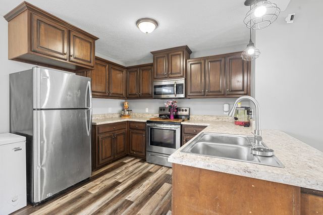 890 Akersville Rd, Lafayette, TN 37083
