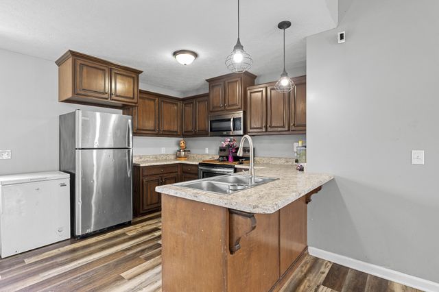 890 Akersville Rd, Lafayette, TN 37083