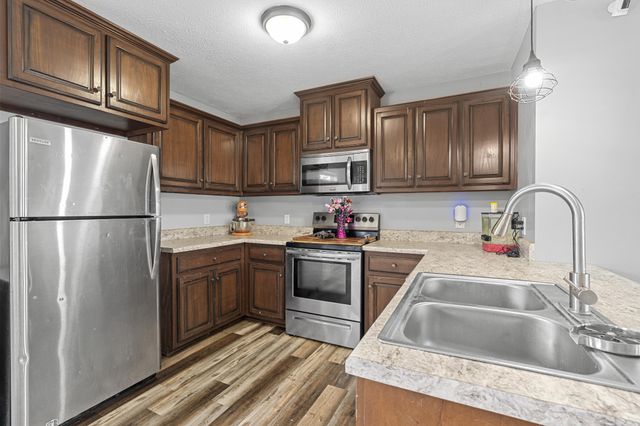 890 Akersville Rd, Lafayette, TN 37083