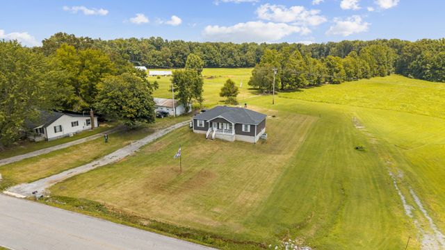 890 Akersville Rd, Lafayette, TN 37083