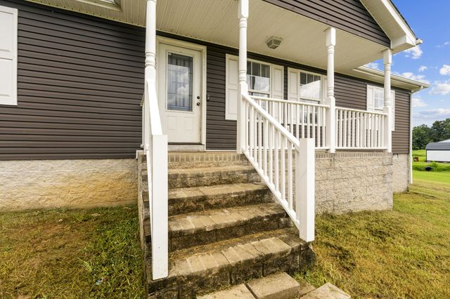 890 Akersville Rd, Lafayette, TN 37083