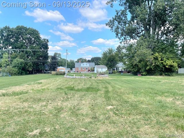 30285 7 Mile Road, Livonia, MI 48152