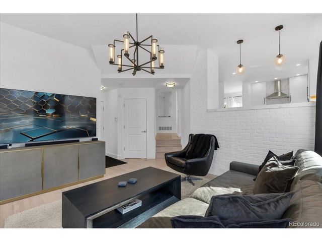 9421 Crestmore Way, Highlands Ranch, CO 80126