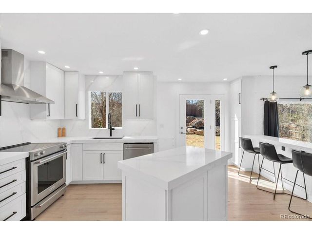 9421 Crestmore Way, Highlands Ranch, CO 80126