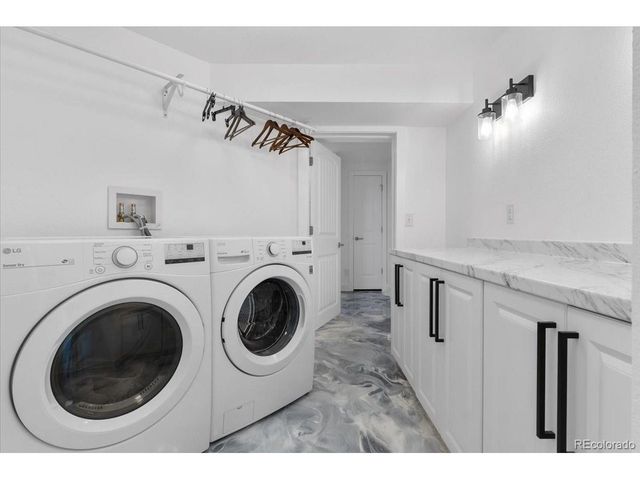 9421 Crestmore Way, Highlands Ranch, CO 80126