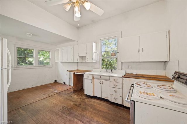 127 S Sunset Drive, Winston-salem, NC 27101