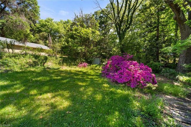 127 S Sunset Drive, Winston-salem, NC 27101
