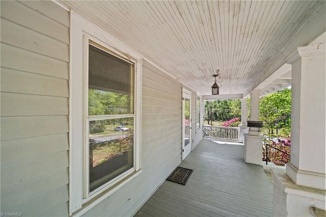 127 S Sunset Drive, Winston-salem, NC 27101