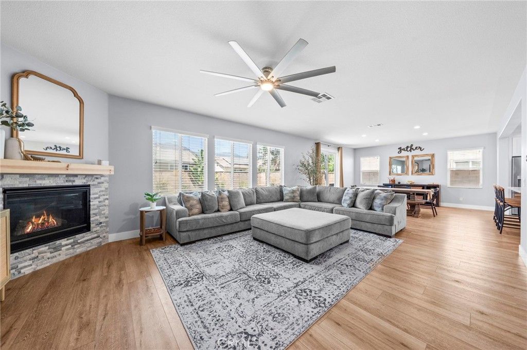 Image 10 of property listing at 25659 Foxglove Lane, Corona, CA 92883