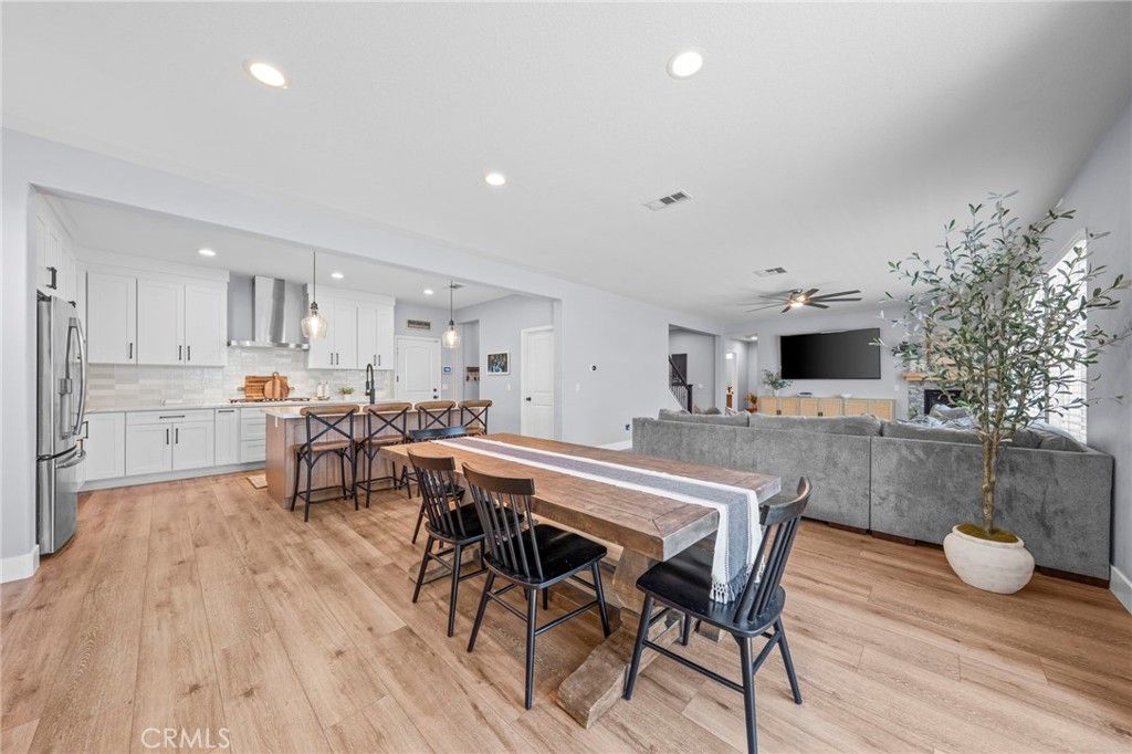 Image 21 of property listing at 25659 Foxglove Lane, Corona, CA 92883