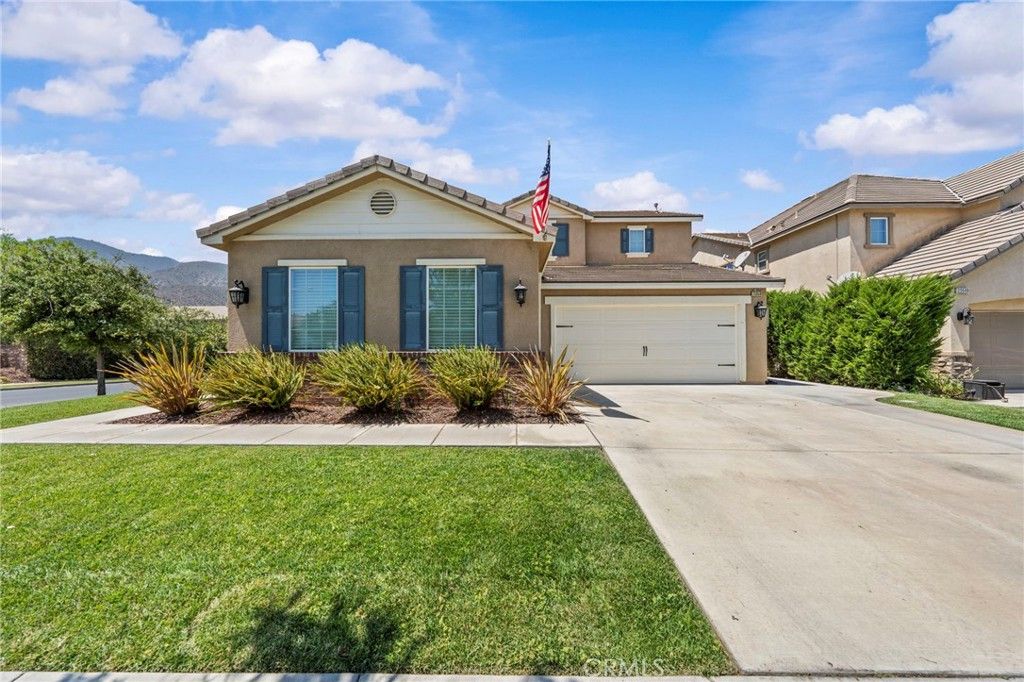 Image 3 of property listing at 25659 Foxglove Lane, Corona, CA 92883
