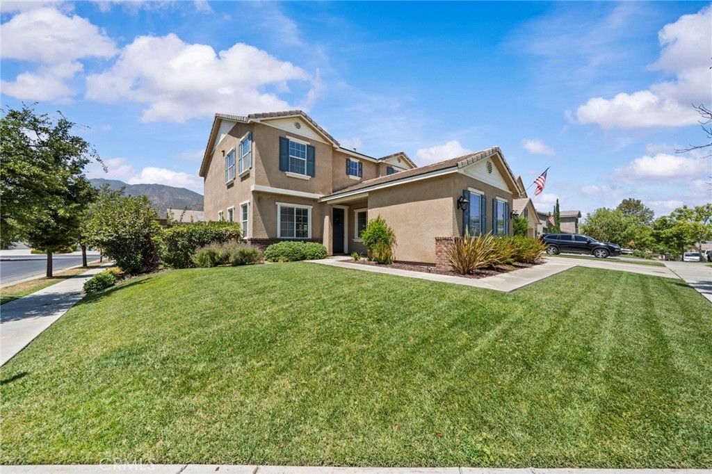 Image 4 of property listing at 25659 Foxglove Lane, Corona, CA 92883