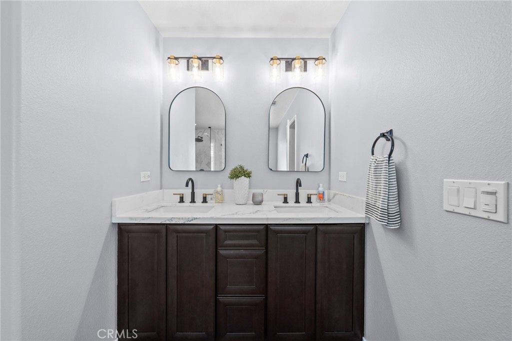 Image 40 of property listing at 25659 Foxglove Lane, Corona, CA 92883