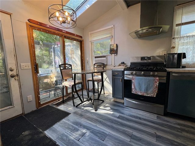 571 Flower City Park, Rochester, NY 14615