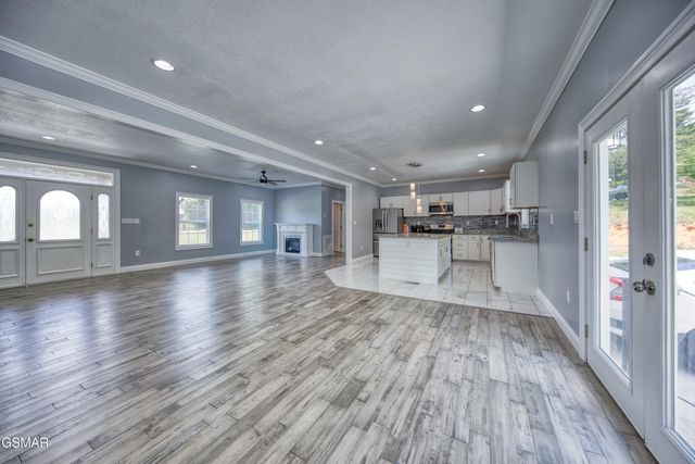 1014 Valley Home Road, Dandridge, TN 37725
