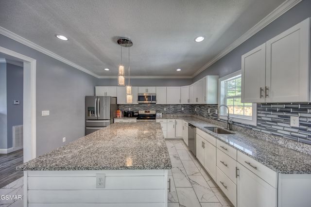 1014 Valley Home Road, Dandridge, TN 37725