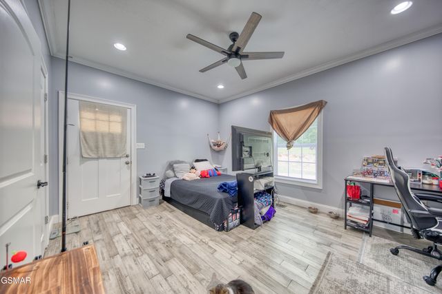 1014 Valley Home Road, Dandridge, TN 37725
