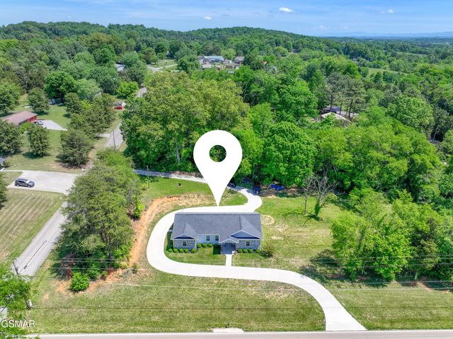 1014 Valley Home Road, Dandridge, TN 37725