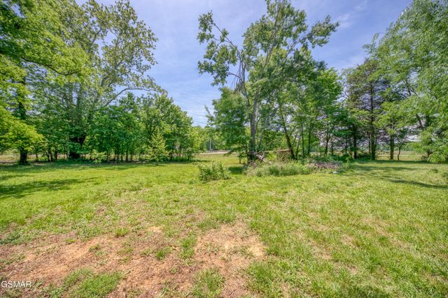 1014 Valley Home Road, Dandridge, TN 37725