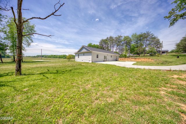 1014 Valley Home Road, Dandridge, TN 37725