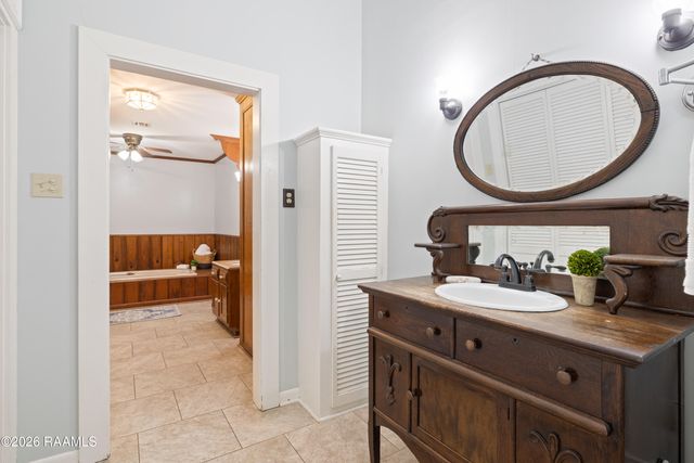 401 Parkview Drive, New Iberia, LA 70563