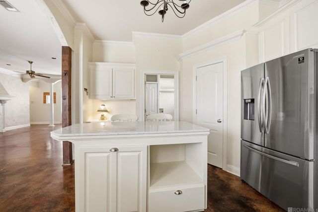 10133 Old World Dr, Baton Rouge, LA 70817