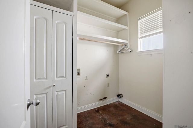 10133 Old World Dr, Baton Rouge, LA 70817