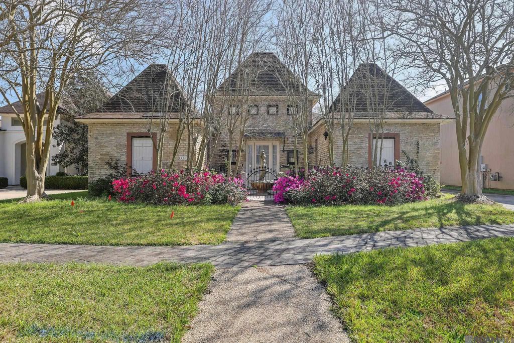 10133 Old World Dr, Baton Rouge, LA 70817