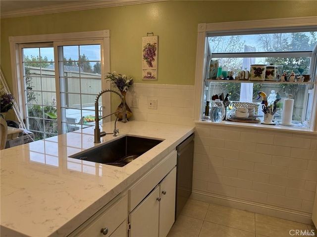 28 Timber Run 129, Irvine, CA 92614