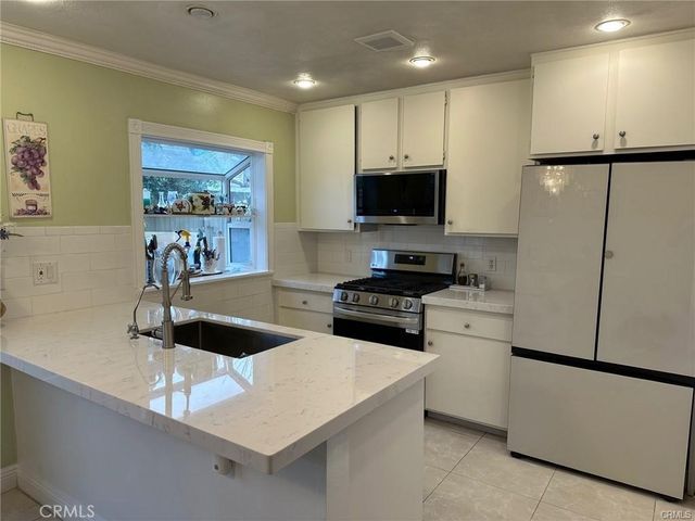 28 Timber Run 129, Irvine, CA 92614